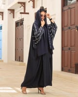 عبايه عمليه بفصوص