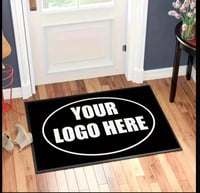 دعاسات عند باب المنزل