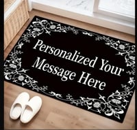 دعاسات عند باب المنزل