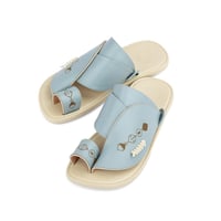 حذاء شرقي طبي جلد طبيعي سماوي مطرز