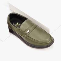 حذاء جلد زيتي رسمي بنعل طبي من فيكتور كلارك