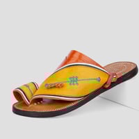 نعال خليجي مطرز جلد عسلي واصفر