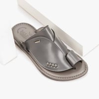 حذاء شرقي إيطالي رمادي أنيق