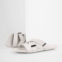 أحذية متنوعة الدرجات ماركة فيكتور كلارك لون ابيض