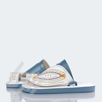 نعال سعودي جلد طبيعي سماوي وابيض مطرز