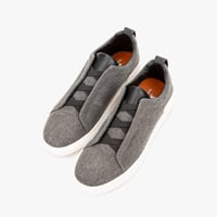 حذاء كاجوال فيكتور كلارك بتصميم رمادي عصري