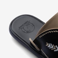 حذاء شرقي طبي وطني ضد الماء - اسود وسكري