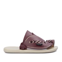 حذاء شرقي وطني طبي جلد خمري مطرز