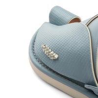 نعال شرقي طبي جلد سماوي طبيعي