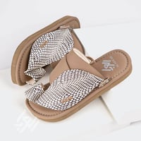 حذاء شرقي وطني بيج بخامات ايطالية أصلية