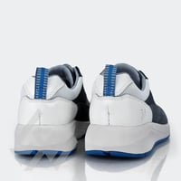 حذاء رياضي كاجوال كحلي وأبيض ماركة فيكتور كلارك