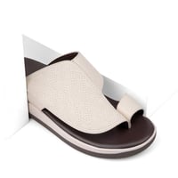 نعال شرقي جلد بيج وارضية طبية بني