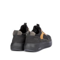 حذاء كاجوال أسود وعسلي بنعل طبي