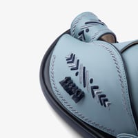 حذاء شرقي طبي وطني ضد الماء - سماوي وكحلي