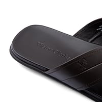 شبشب رجالي جلد بني غامق من فيكتور كلارك