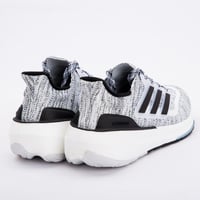 حذاء رياضي مريح رمادي للجري والنادي