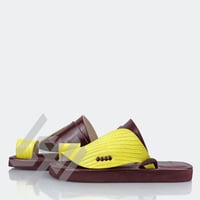 حذاء شرقي جلد طبيعي بني وأصفر