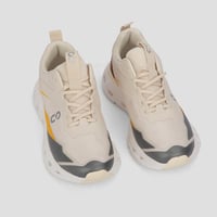 حذاء كاجوال رياضي - بيج بخطوط عصرية