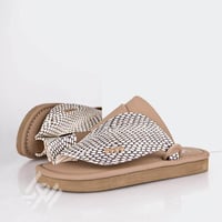 حذاء شرقي وطني بيج بخامات ايطالية أصلية