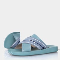 مداس وطني مطرز من الجلد السماوي