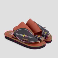 نعال نجدي شرقي مطرز أسود وبرتقالي