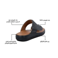 نعال شرقي خليجي باصبع من الجلد الأسود المزركش