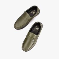 حذاء جلد زيتي رسمي بنعل طبي من فيكتور كلارك