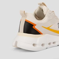 حذاء كاجوال رياضي - بيج بخطوط عصرية