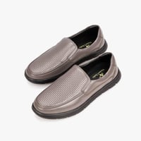 حذاء رسمي كلاسيكي طبي من ماركة فيكتور كلارك رمادي...