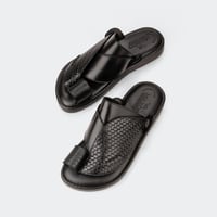 حذاء شرقي إيطالي أسود بنقشة مضفرة فاخرة