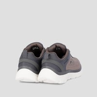 حذاء كاجوال رياضي بيج ورمادي من فيكتور كلارك