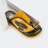 حذيان وطني شرقي مطرز بلون أصفر وزيتوني