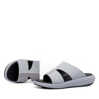 نعال شرقي جلد رمادي بأرضية سوداء طبية