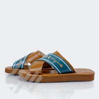 نعال خليجي جلد عسلي وفيروزي مطرز