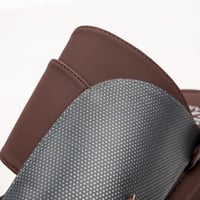 نعال سعودي بخامات إيطالية جلد بني ورمادي