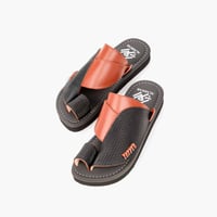 حذاء شرقي وطني جلد عسلي وأسود مزركش