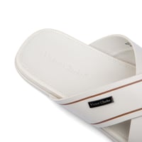 حذاء شرقي بيج أنيق من الجلد الطبيعي