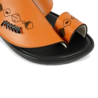 حذاء شرقي طبي جلد مطرز