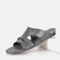 نعال طبي بتصميم مميز من فيكتور كلارك والجلد الرماد...