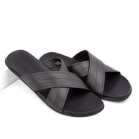 شبشب رجالي جلد بني غامق من فيكتور كلارك