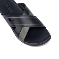 نعال اسود وزيتي جلد طبيعي فيكتور كلارك