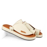 حذيان شرقي سعودي جلد باللون البيج offwhite