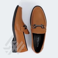 حذاء رسمي أنيق جلد عسلي من Victor Clarke