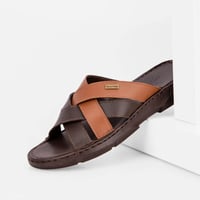 نعال فيكتور كلارك جلد بني وعسلي