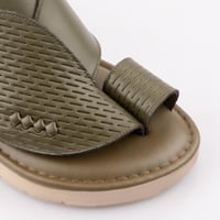 نعال رجالي ايطالي جلد زيتي طبي