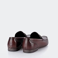 حذاء رسمي كلاسيكي طبي بني منقوش من فيكتور كلارك