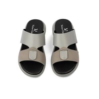 نعال شرقي خليجي جلد رمادي ماركة فيكتور كلارك