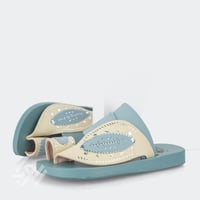 نعال سعودي وطني جلد سماوي وسكري مطرز