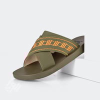 حذاء خليجي من الجلد الزيتي المطرز