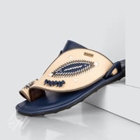 نعال خليجي من الجلد الكحلي والبيج المطرز